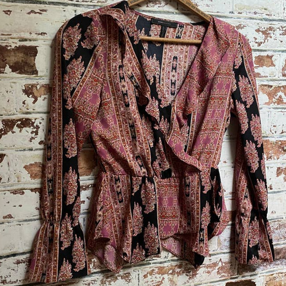 BCBGMAXAZRIA Printed Long Sleeve V-Neck Surplice Woven Asymmetrical Hem Blouse - Picture 11 of 15